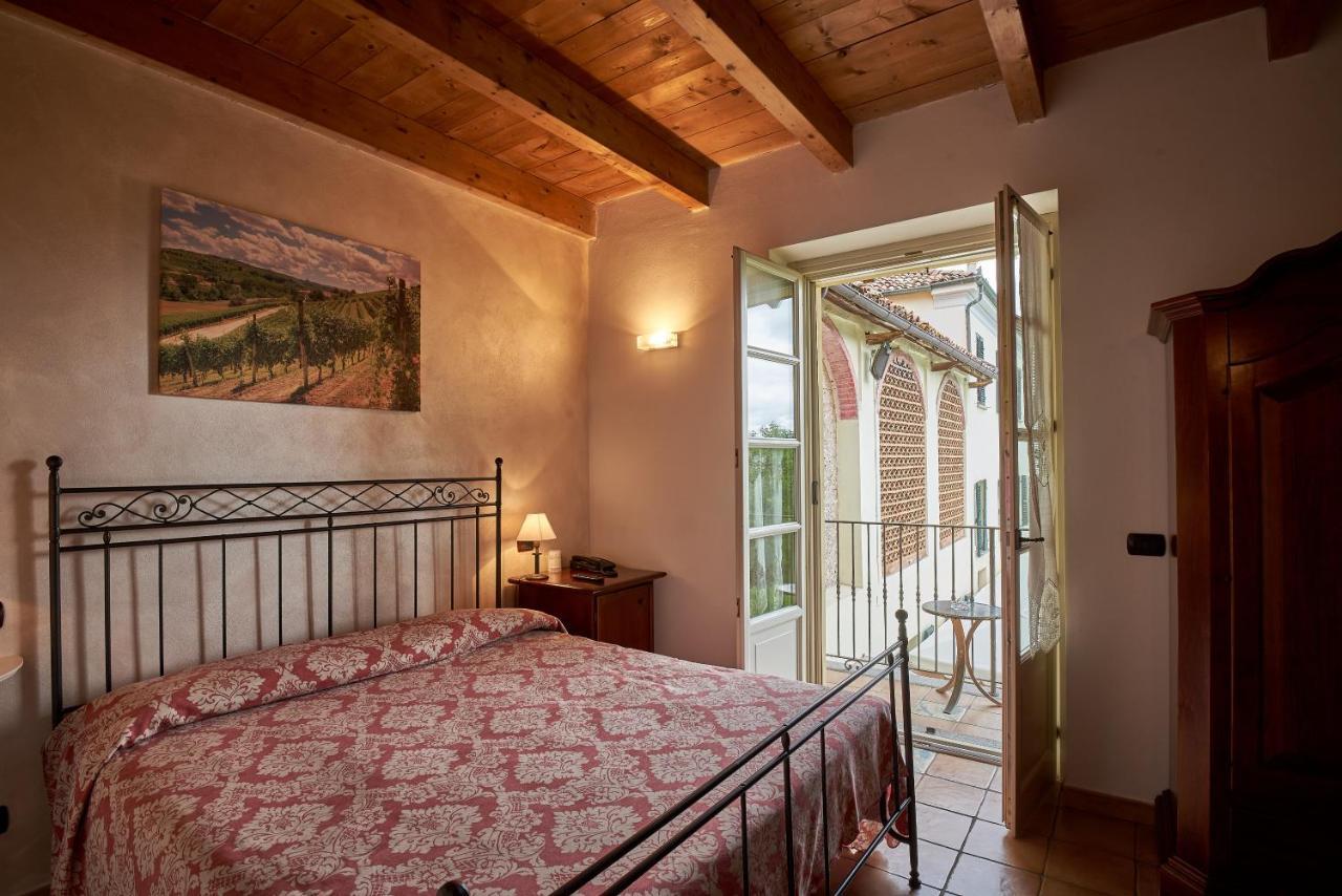 Agriturismo Podere La Piazza Costigliole d'Asti Exteriör bild