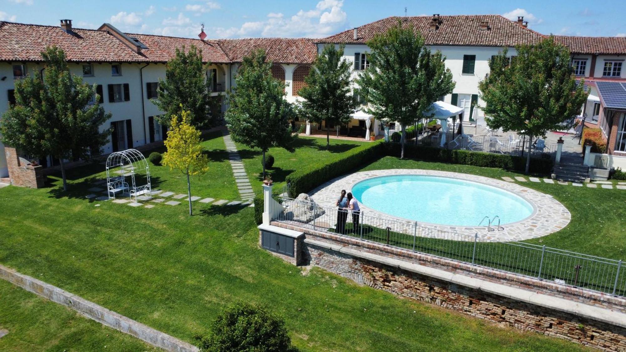 Agriturismo Podere La Piazza Costigliole d'Asti Exteriör bild