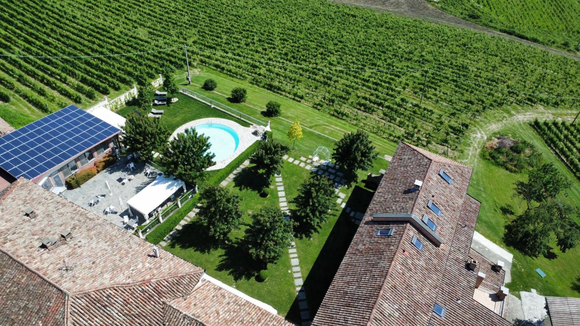Agriturismo Podere La Piazza Costigliole d'Asti Exteriör bild